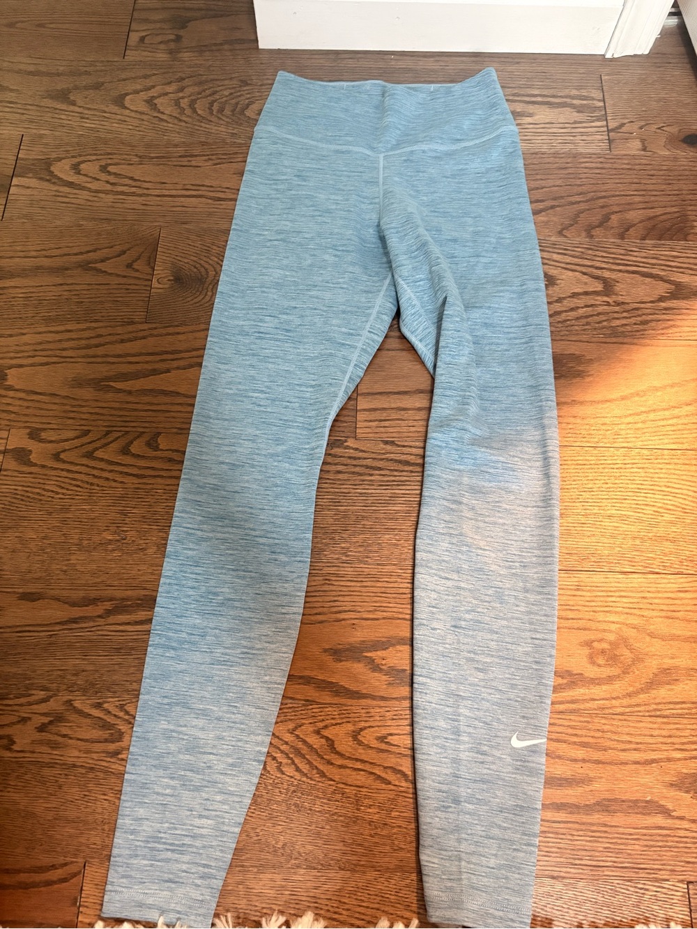 Nike Women’s Heather Light Blue Performance Leggings